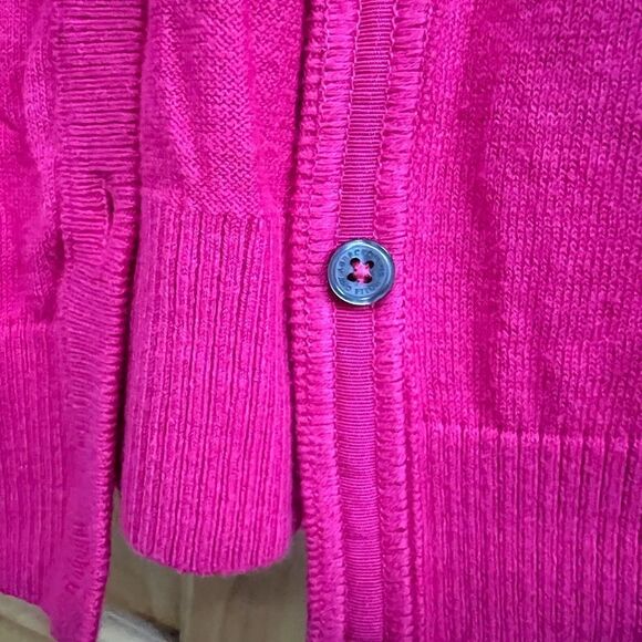 Gorgeous hot pink Abercrombie & Fitch floral embellished size M cardigan - Picture 5 of 6